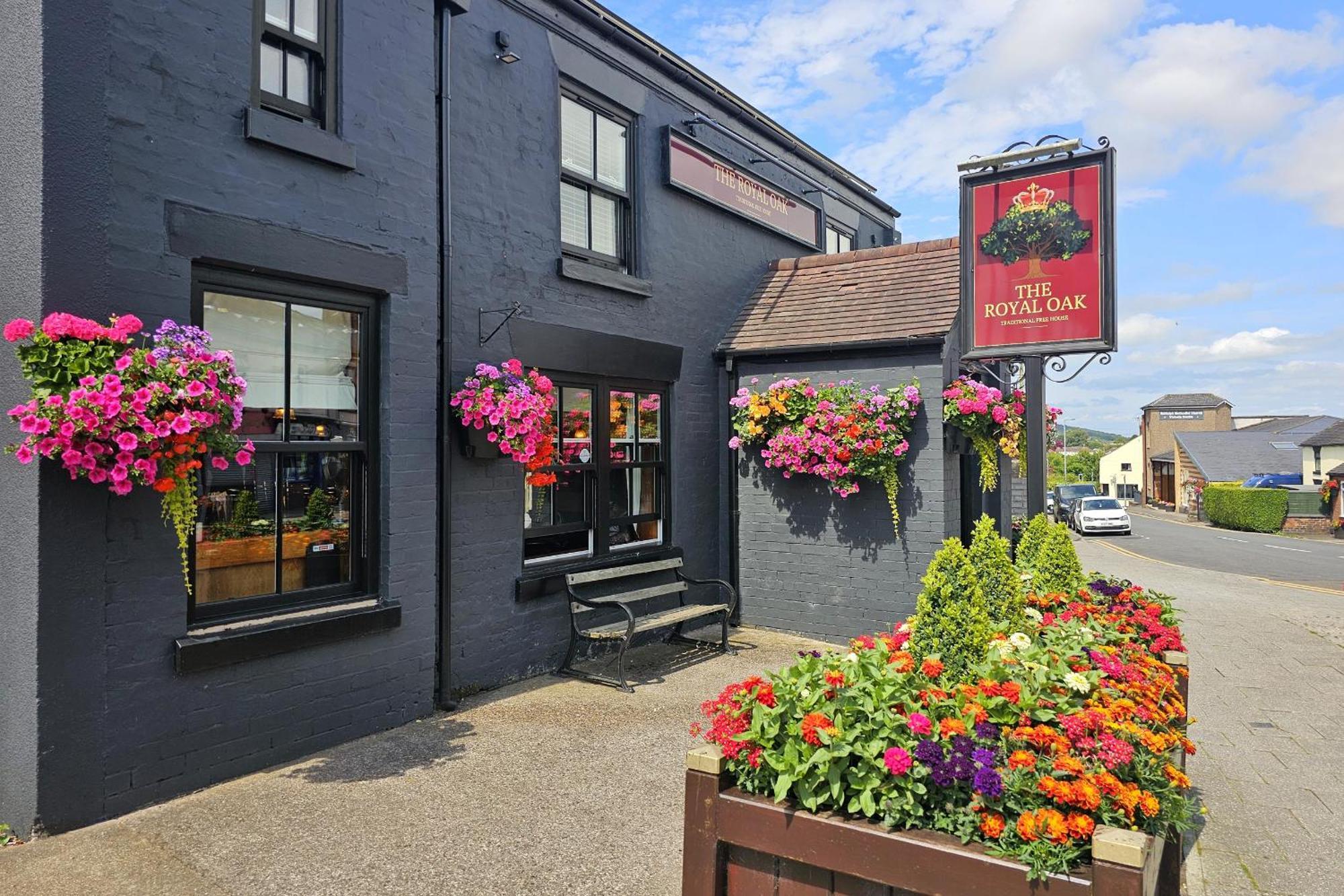 Hotel The Royal Oak Biddulph  Exterior foto